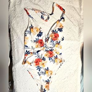 NWT Cupshe one piece swinsuite size XXL